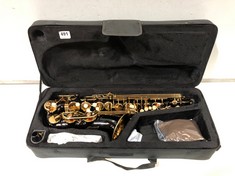 ALTO SAXOPHONE IN BRASS & BLACK IN CASE RRP- £180 (DELIVERY ONLY)