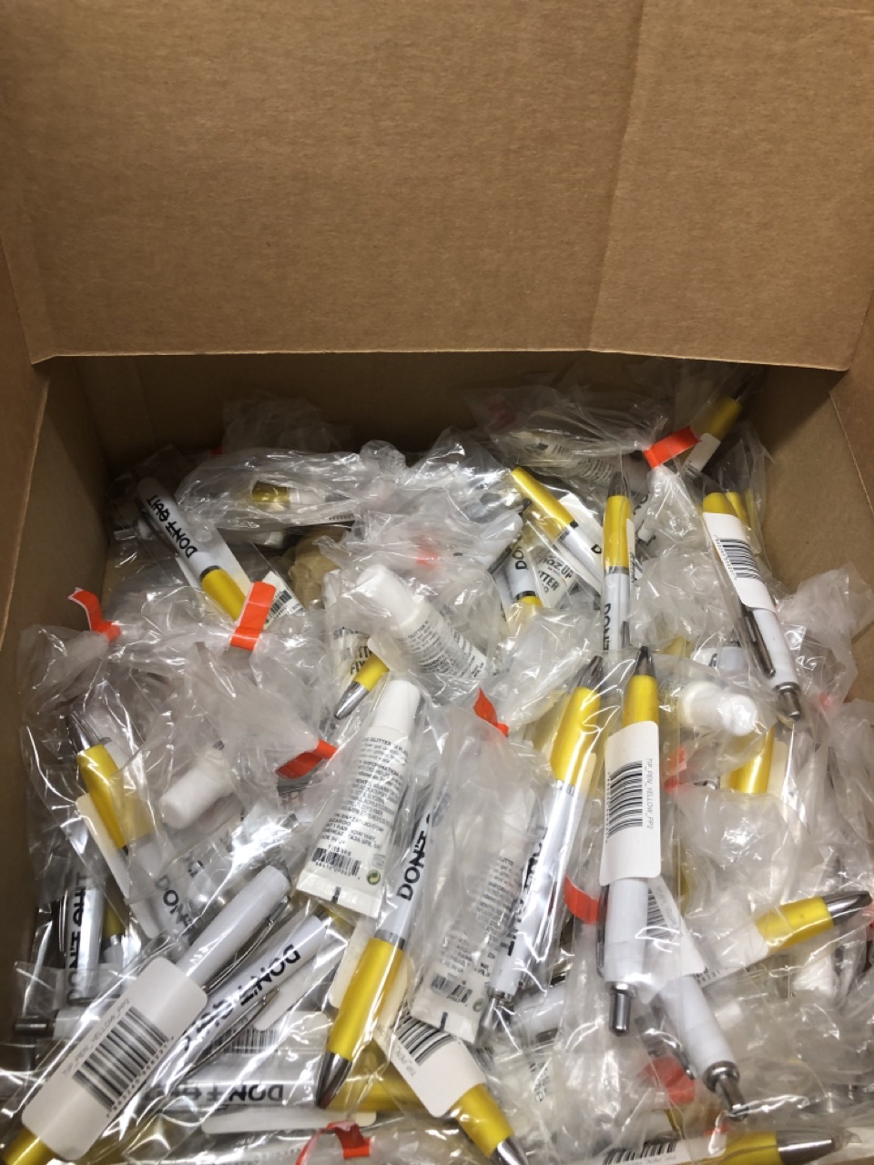 John Pye Auctions ASSORTED ITEMS TO INCLUDE TONGUE IN PEACH FUNNY