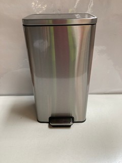 A SENSIBLE ECO LIVING 2 PIECE STAINLESS STEEL TRASH CANS, 30L AND 5.2L