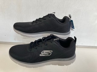 2 X SKECHERS MENS SUMMIT TRAINERS IN BLACK, SIZES 9 AND 12