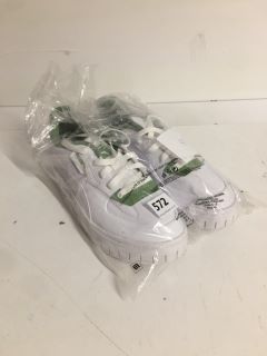 PAIR OF PUMA TRAINERS IN WHITE/GREEN - SIZE UK 6.5