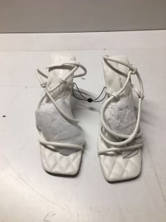 PAIR OF RIVER ISLAND HEELS IN TRINIDAD WHITE - SIZE UK 8