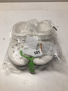 PAIR OF CROCS IN WHITE - SIZE 5