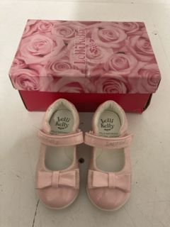 PAIR OF LELLI KELLY KIDS SHOES - SIZE 7