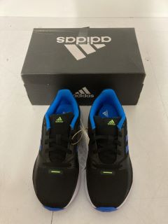 PAIR OF ADIDAS GALAXY 6 KIDS TRAINERS IN BLACK - SIZE UK 4