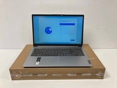 LAPTOP LENOVO IDEAPAD 1 15ADA7 125 GB (ORIGINAL RRP - 390,99€) IN SILVER. (WITH BOX AND CHARGER, CASE LOOSE ON THE RIGHT SIDE SEE PHOTOS). AMD 3020E, 4 GB RAM, , AMD RADEON VEGA 3 GRAPHICS [JPTZ6114]