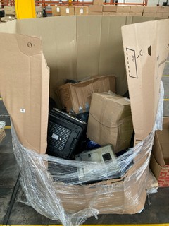 PALLET OF ASSORTED ITEMS TO INCLUDE BEKO MICROWAVE