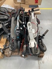 7 X ELECTRIC SCOOTERS VARIOUS MODELS ARE BROKEN FOR PARTS OR SPARE PARTS.