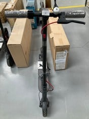 XIAOMI ELECTRIC SCOOTER GREY COLOUR DOES NOT TURN ON.