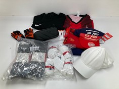 QUANTITY OF SPORTSWEAR VARIOUS BRANDS AND SIZES INCLUDING NIKE BLACK T-SHIRT SIZE XL - LOCATION 10A.