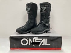 O'NEAL | MOTORBIKE BOOTS | ENDURO ADVENTURE | STURDY AND WATERPROOF TOURING BOOT, METAL REINFORCED INSOLE, REPLACEABLE INSOLE | SIERRA PRO BOOT | ADULT | BLACK | SIZE 45 - LOCATION 43B.