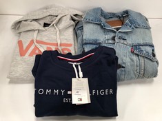 3 X GARMENTS VARIOUS BRANDS AND SIZES INCLUDING VANS SWEATSHIRT SIZE XS- LOCATION 45A.