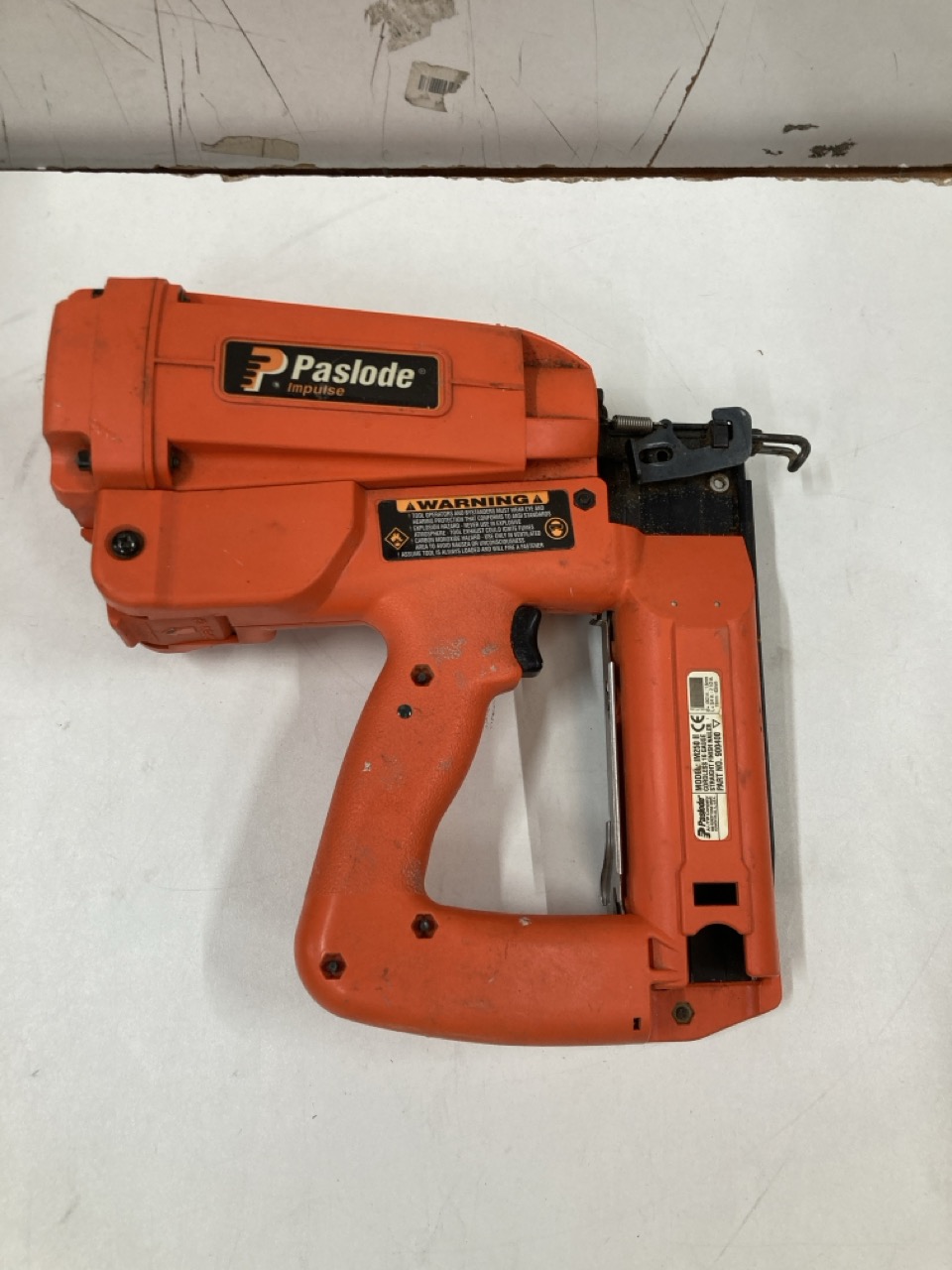 John Pye Auctions PASLODE STRAIGHT FINISH NAILER (MPSE53990577)