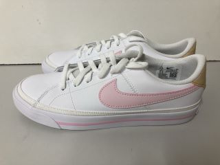 NIKE TRAINERS SIZE 5