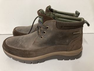 BARBOUR WALKING SHOES SIZE 8
