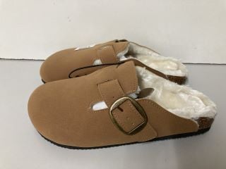 NEW LOOK SLIPPERS SIZE 5