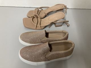 TWO PAIRS OF SHOES TO INCLUDE TRJJE SIZE 4