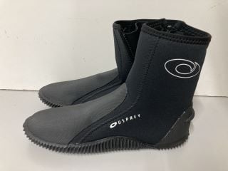 OSPREY DIVING SHOES SIZE 10
