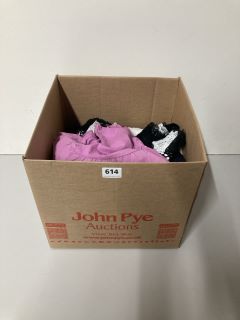A BOX OF ASSORTED CLOTHING TO INCLUDE WHITE STUFF TOP SIZE 16