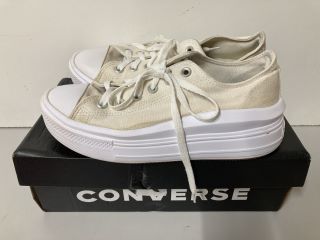 CONVERSE SNEAKERS SIZE 7