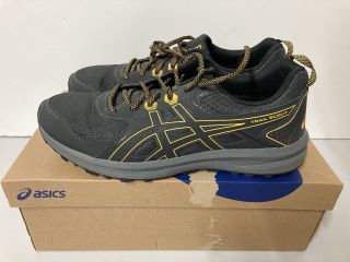 ASICS TRAINERS SIZE 9