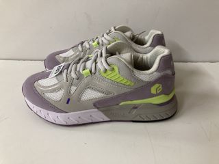 FITVILLE TRAINERS SIZE 5.5