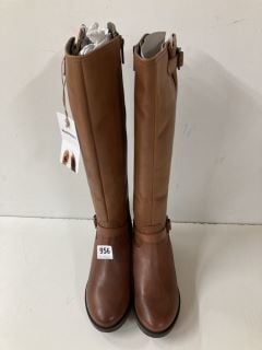 HUSH PUPPIES TALL BOOTS SIZE 40