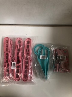 BOX OF ASSORTED ITEMS INCLUDED PLASTIC MAGIC HANGERS SPACE