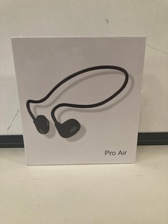 3 X PRO AIR EARPHONES IN BLACK/WHITE BLUETOOTH VERSION V5.3+EDR.COMPATIBLE WITH ANDROID AND IOS.