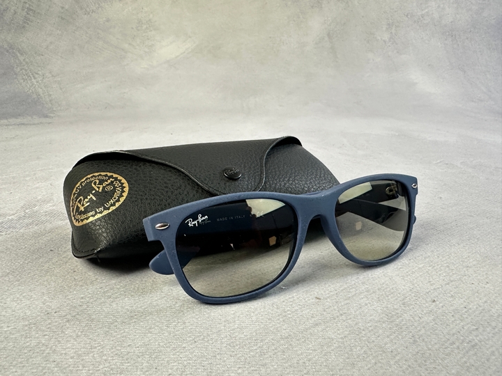 Ray Ban New Wayfarer Sunglasses, Ref RB2132 With Case (MPSC37237817)(VAT ONLY PAYABLE ON BUYERS PREMIUM)