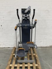 PRECOR AMT885 CROSS TRAINER - SELF GENERATING (COLLECTION ONLY)