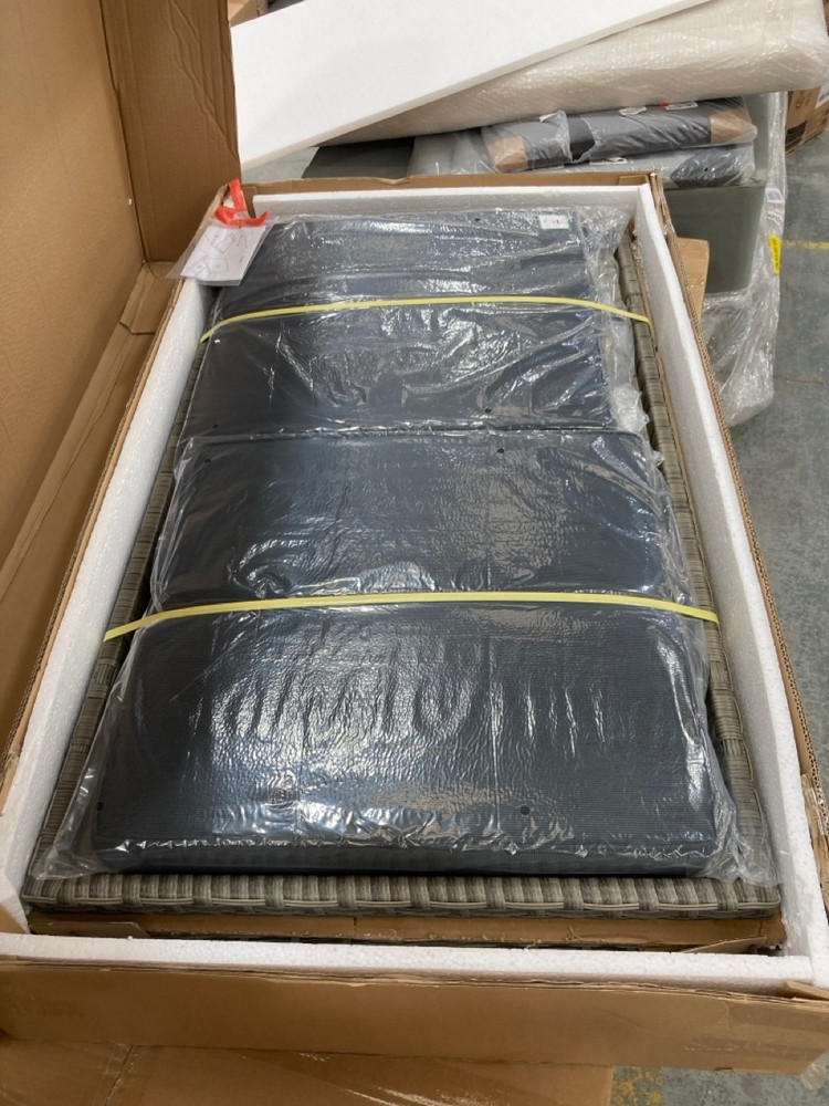 John Pye Auctions BACKYARD FURNITURE BARCELONA LUXURY 10 SEATER