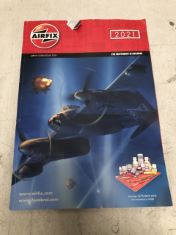 QTY OF ITEMS TO INLCUDE BOX OF ASSORTED ITEMS TO INCLUDE AIRFIX CATALOGUE 2021 , RACEONE - JEKO UNIVERSAL BOTTLE CAGE MOUNTING SYSTEM IN BLACK SIZE LARGE.