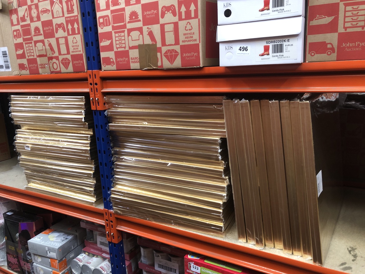 John Pye Auctions 45 X CLINTONS LOVE OF MY LIFE ROBIN AT WINDOW