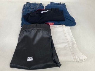 5 X ASSORTED WOMENS & MENS CLOTHING IN VARIOUS DESIGNS & SIZES TO INCLUDE TOPMAN PLAIN TOP IN BLACK - UK SIZE 2X-LARGE: LOCATION - E2