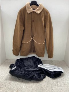 MENS TEDDY LINED JACKET IN TAN - UK SIZE SMALL TO INCLUDE WOMENS OVERSIZED FLUFFY FLEECE BLANKET IN BLACK - UK SIZE NOT INCLUDED: LOCATION - J15