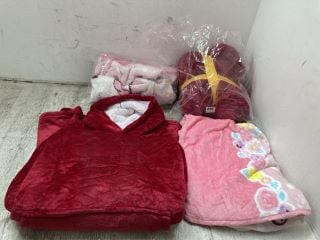 3 X YIMU HELLO KITTY THROW BLANKETS TO INCLUDE 2 X RAINCROSS WOMENS HOODIES IN RED - UK SIZE NOT INCLUDED: LOCATION - J16