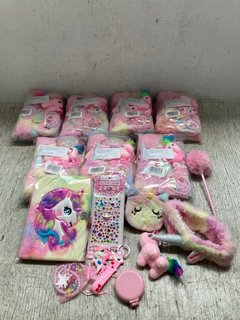 8 X IEOR UNICORN KIDS GIFT SETS: LOCATION - J17