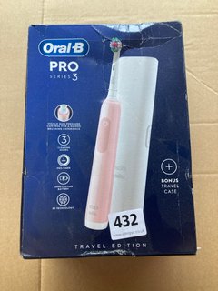 ORAL-B PRO SERIES 3 TOOTHBRUSH WITH CASE: LOCATION - I14