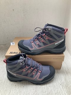 SALOMON WOMENS ONIS MID GTX TRAINERS IN GREY - UK SIZE 6: LOCATION - I14