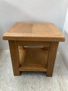 WOODEN LAMP ACCENT TABLE: LOCATION - I13