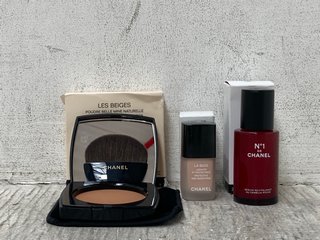 3 X ASSORTED BEAUTY CHANEL ITEMS TO INCLUDE CHANEL HEALTHY GLOW SHEER POWDER: LOCATION - I12