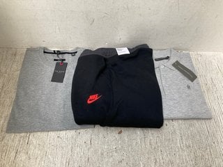 3 X ASSORTED MENS CLOTHING IN VARIOUS DESIGNS & SIZES TO INCLUDE FRENCH CONNECTION LIGHT GREY POLO - UK SIZE 13/14": LOCATION - I10