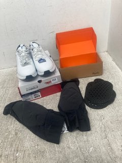 3 X ASSORTED CLOTHING ITEMS TO INCLUDE SKECHERS GO GOLF MAX 3 MENS TRAINERS IN NAVY & WHITE - UK SIZE 10.5: LOCATION - I8