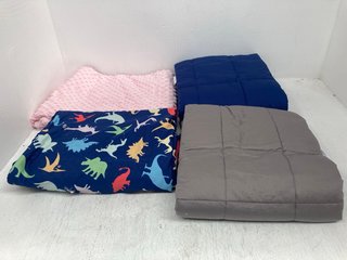 2 X KIDS WEIGHTED DUVET & COVER SETS IN VARIOUS DESIGNS TO INCLUDE NAVY DINOSAUR DESIGN - SINGLE: LOCATION - I5
