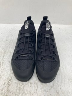 THE NORTH FACE GLENCLYFFE LOW WOMENS TRAINERS IN BLACK - UK SIZE 8: LOCATION - I2