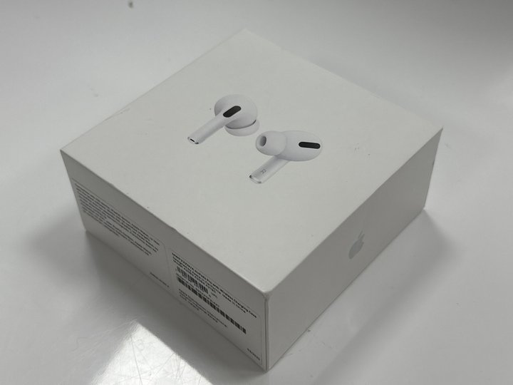 John Pye Auctions APPLE AIRPODS PRO WITH WIRELESS CHARGING CASE