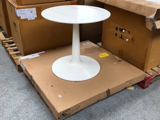 WEST ELM LIV ROUND DINING TABLE WITH METAL BASE IN WHITE: LOCATION - B2 (KERBSIDE PALLET DELIVERY)