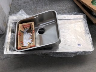 QTY OF ASSORTED ITEMS TO INCLUDE BLANCO STAINLESS STEEL SINK: LOCATION - B7