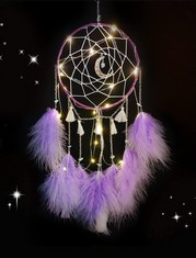 18 X NICE DREAM PURPLE DREAM CATCHERS, LED DREAM CATCHER FOR BOYS GIRLS, NURSERY BEDROOM WALL HANGING DECORATIONS FEATHER ORNAMENTS CRAFT - TOTAL RRP £149: LOCATION - B